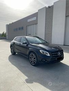 Mercedes GLA (X156) Night Edition
