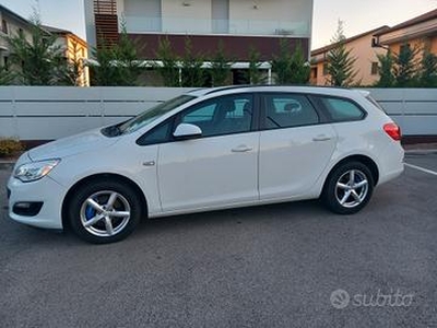 Opel Astra 1.6 Cdti sw business 110 cv a € 154 mes