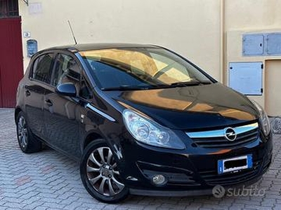 Opel corsa 1.2 GPL Neopatentati