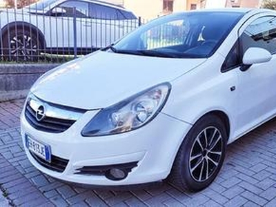 Opel corsa sport 1.2 gpl x neopatentati