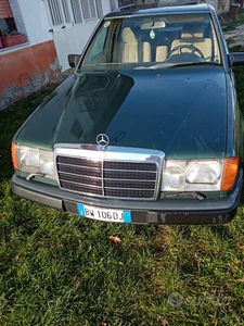 Usato 1987 Mercedes E200 LPG_Hybrid (4.000 €)