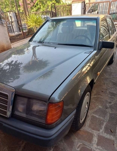 Usato 1987 Mercedes E250 2.5 Diesel 94 CV (8.000 €)