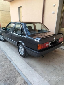 Usato 1989 BMW 318 1.8 Benzin 116 CV (14.000 €)