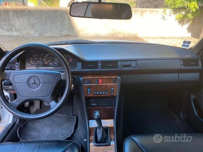 Usato 1993 Mercedes E200 2.0 Benzin (14.000 €)