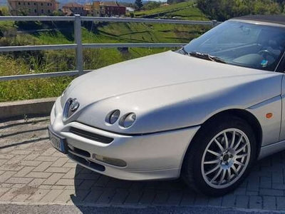 Usato 1999 Alfa Romeo Spider 1.7 Benzin 144 CV (10.000 €)