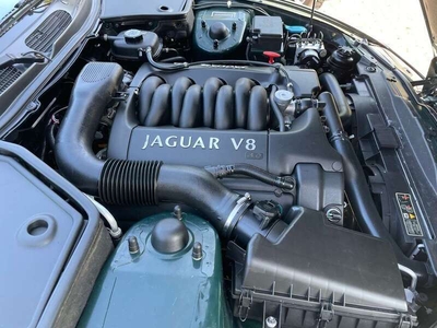 Usato 2000 Jaguar XK8 4.0 Benzin 284 CV (20.999 €)