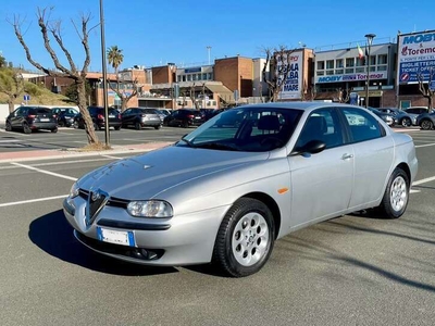 Usato 2001 Alfa Romeo 156 1.7 Benzin 140 CV (6.000 €)