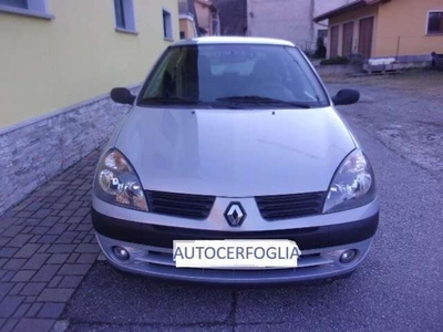 Usato 2004 Renault Clio II 1.1 Benzin 58 CV (3.200 €)