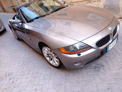 Usato 2005 BMW Z4 Benzin (10.000 €)