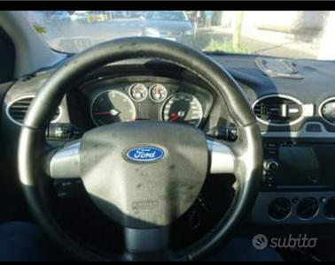 Usato 2006 Ford Focus 1.6 Diesel 90 CV (2.300 €)