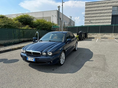 Usato 2006 Jaguar X-type 2.5 Benzin 196 CV (6.500 €)