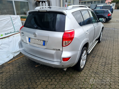 Usato 2007 Toyota RAV4 2.2 Diesel 136 CV (4.500 €)