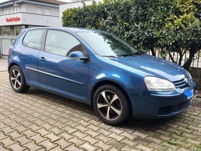 Usato 2007 VW Golf V 1.6 Benzin 102 CV (3.500 €)