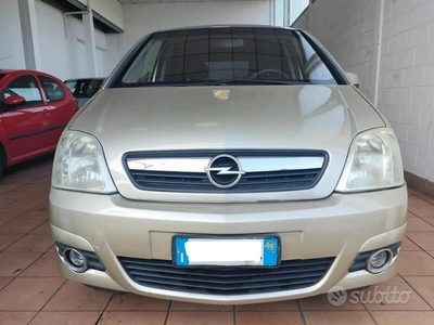 Usato 2008 Opel Meriva 1.6 Benzin 105 CV (4.990 €)