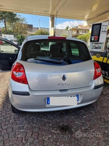 Usato 2009 Renault Clio Benzin (4.750 €)
