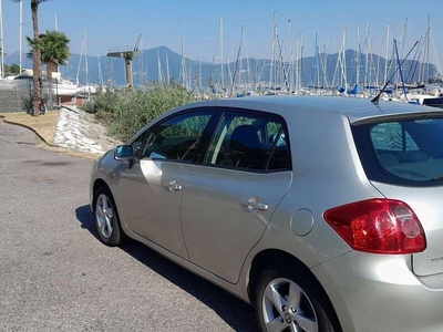 Usato 2009 Toyota Auris 1.3 Benzin 101 CV (6.200 €)