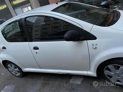 Usato 2011 Toyota Aygo 1.0 Benzin 68 CV (5.000 €)