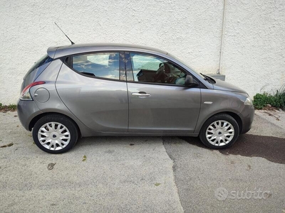 Usato 2013 Lancia Ypsilon 1.2 Benzin 60 CV (6.600 €)