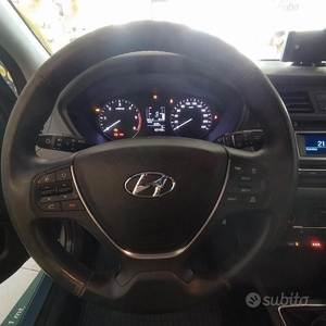 Usato 2015 Hyundai i20 1.1 Diesel 75 CV (9.800 €)