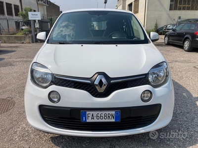Usato 2015 Renault Twingo 1.0 Benzin 69 CV (6.900 €)