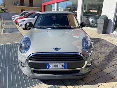 Usato 2019 Mini Cooper 1.5 Benzin 75 CV (17.500 €)