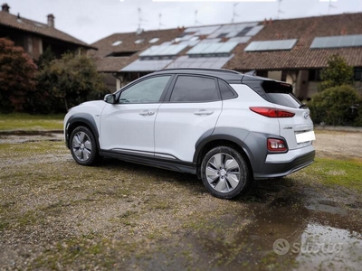 Usato 2020 Hyundai Kona El 38 CV (21.450 €)