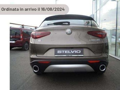 Usato 2023 Alfa Romeo Stelvio 2.0 Benzin 280 CV (52.620 €)