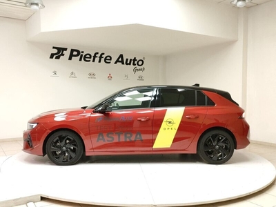 Usato 2023 Opel Astra 1.2 Benzin 131 CV (27.900 €)