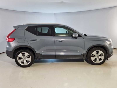 VOLVO XC40 D4 AWD Geartronic Momentum