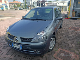 Clio 1.2 benzina neopatentati