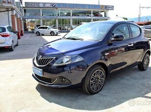 Lancia Ypsilon 1.0 firefly hybrid Ecoshic