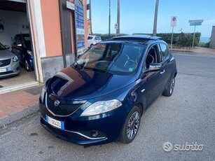 Lancia Ypsilon 1.3 MJT 95 CV 5 porte Platinum