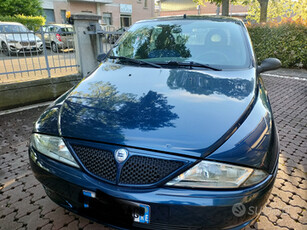 Lancia Ypsilon elefantino blu