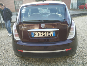 Lancia ypsilon y