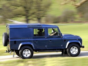 LAND ROVER DEFENDER 90 2.4 TD4 Station Wagon E