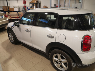 Mini countryman one d con motore rotto