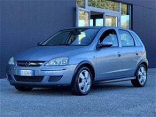 Opel Corsa 1.2i 16V cat 5 porte Enjoy del 2005 usata a Foggia