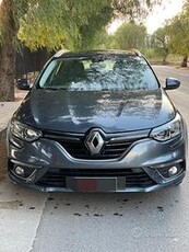 Renault Megane accetto Sca-mbi