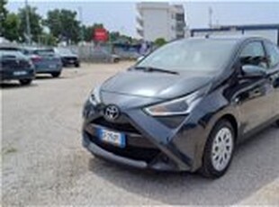 Toyota Aygo Connect 1.0 VVT-i 72 CV 5 porte x-play del 2021 usata a Bari