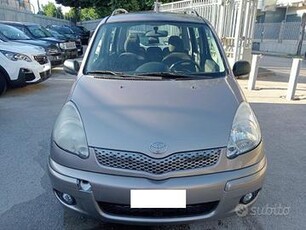 TOYOTA Yaris Verso 1.3i 16V cat Luna '03