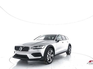 2024 VOLVO V60 Cross Country