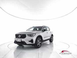 2024 VOLVO XC40