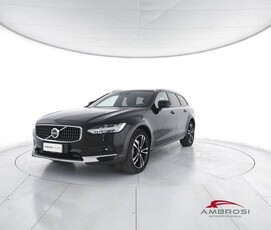 Volvo V90 Cross Country B4