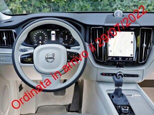 VOLVO XC60 T8 Recharge AWD Plug-in Hybrid automatico Plus Da Elettrica/Benzina