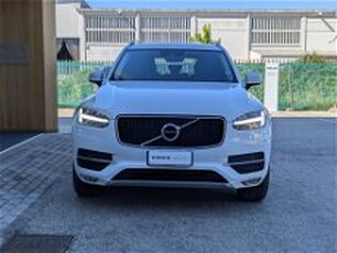 Volvo XC90 D5 AWD Geartronic 7 posti Momentum del 2019 usata a Pescara