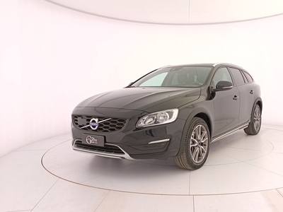 VOLVO V60 Cross Country 2.0 d3 Momen V60 Cross Country 2.0 d3 Momentum geartronic