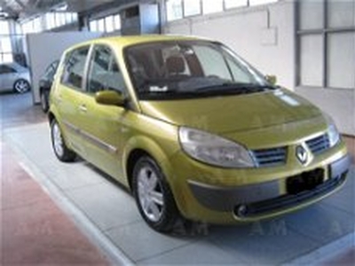 Renault Scénic 1.6 16V Confort Dynamique del 2003 usata a Ascoli Piceno