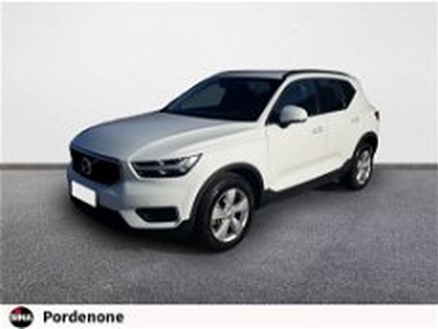 Volvo XC40 T2 Geartronic Momentum Core del 2021 usata a Pordenone