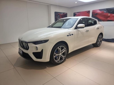 Maserati Levante 330 CV