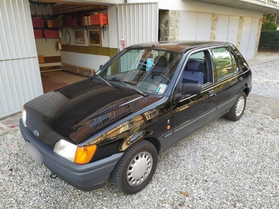 Usato 1991 Ford Fiesta 1.4 Benzin 73 CV (1.200 €)